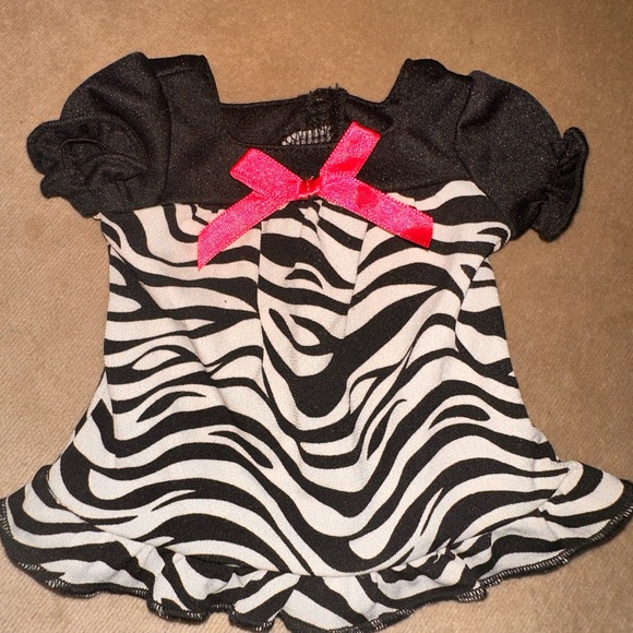 Adorable Zebra Print outfit for American Girl or any 18” Doll - Picture 2 of 5